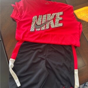 Boys- 2 piece dri fit Nike set